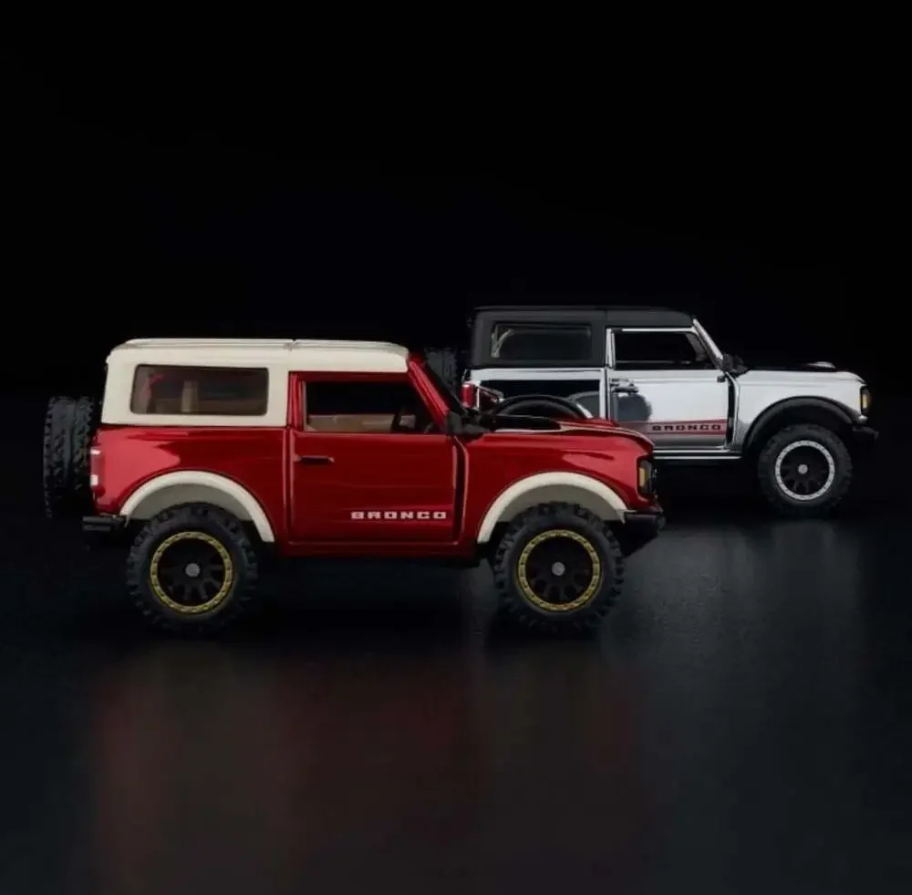 Hot Wheels RLC Exclusive '21 Ford Bronco With Chase Version